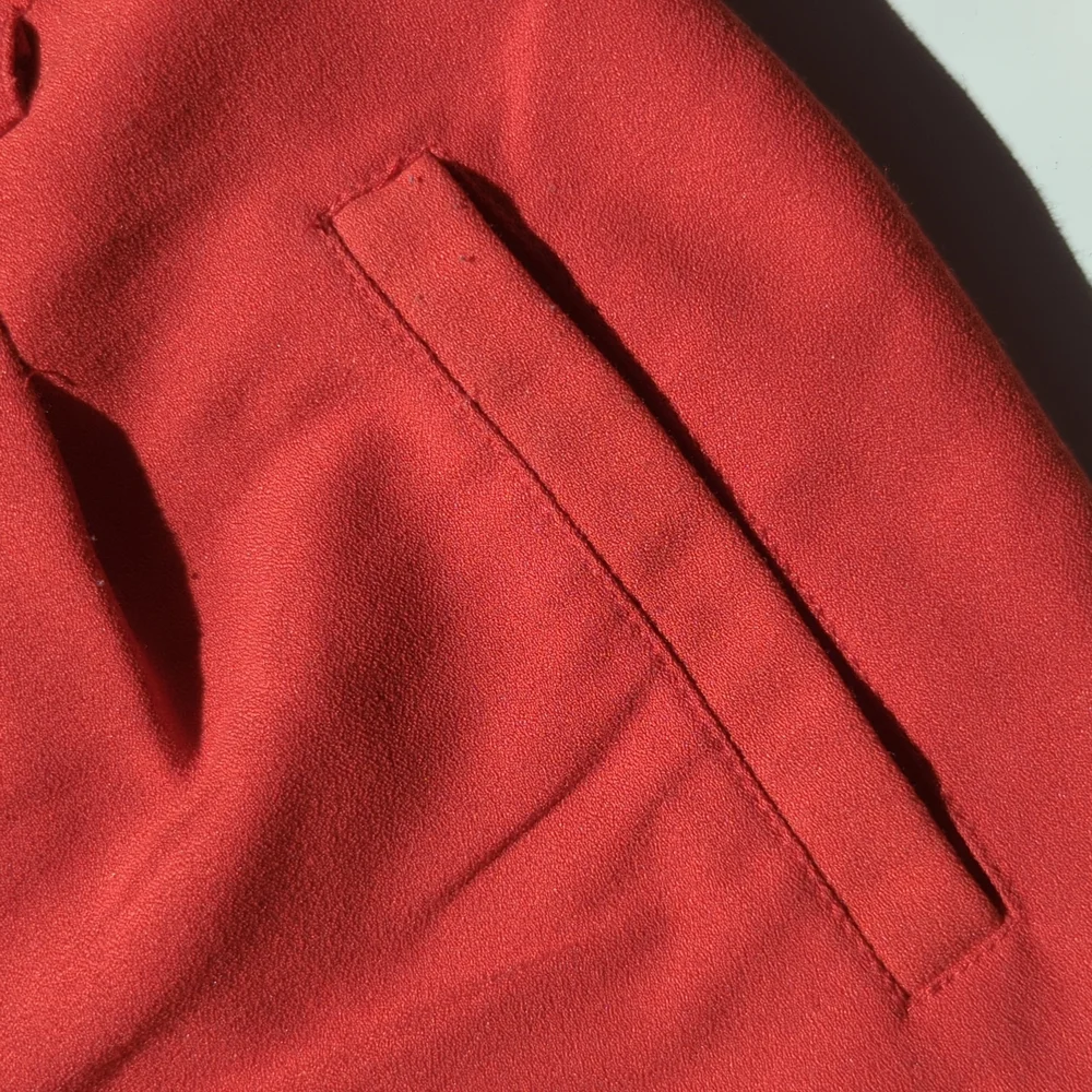 Red shorts - Picture 3 of 4